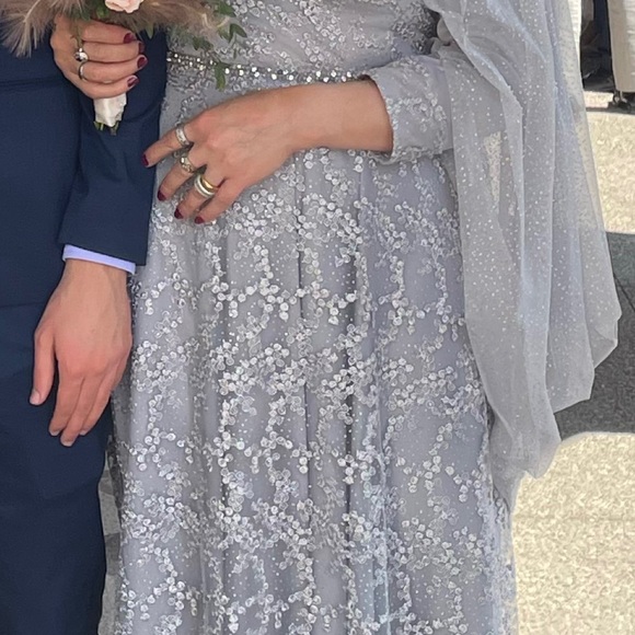 Luxury Princess dress, suitable for engagement, silver gray , size 42, worn once - Picture 3 of 9